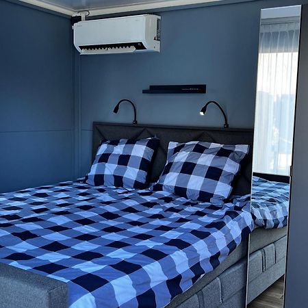 B&B Prive Tiny House Bij Zee Стеллендам Экстерьер фото