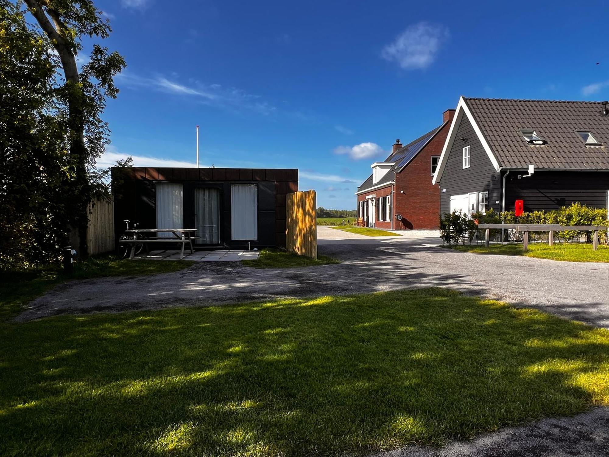 B&B Prive Tiny House Bij Zee Стеллендам Экстерьер фото