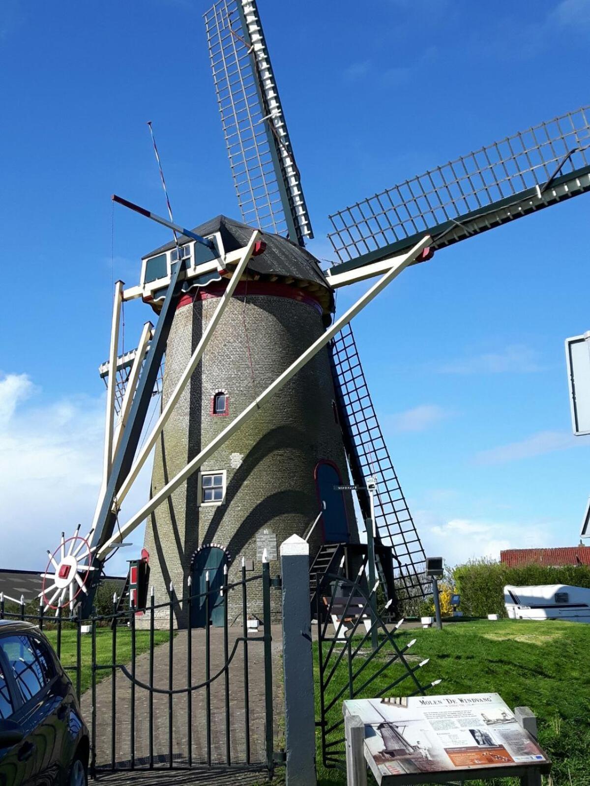 B&B Prive Tiny House Bij Zee Стеллендам Экстерьер фото